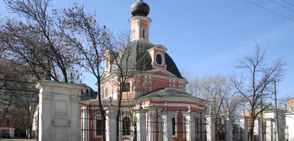 Участники Английского православного дискуссионного клуба во второй раз приняли участие в литургии на английском языке