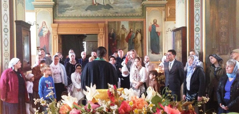 Перед началом учебного года на подворье отслужили молебен для учащих и учащихся Воскресной школы